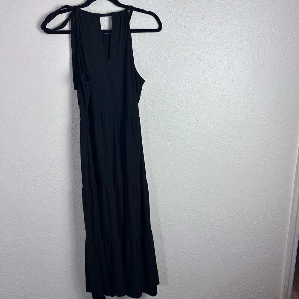 GILLI Elegant Black Sleeveless Dress - Picture 6 of 9